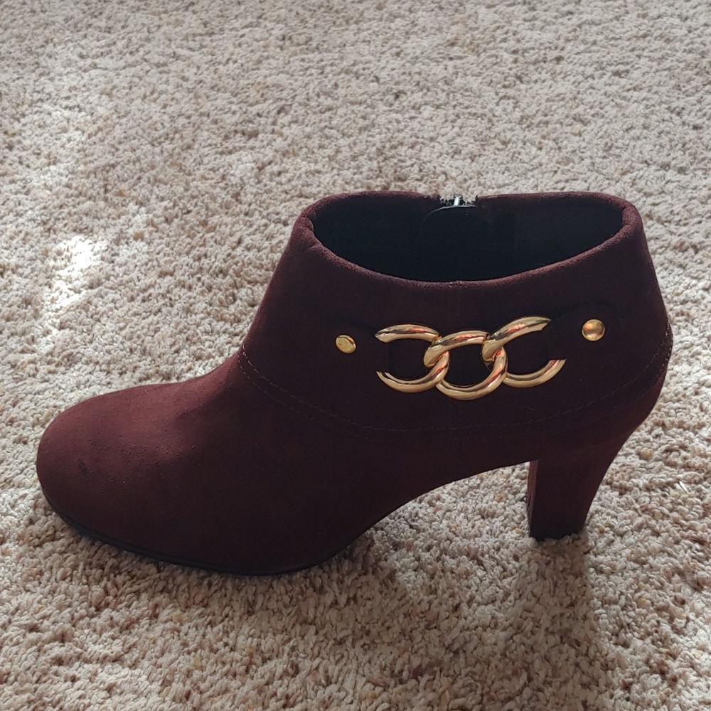 Dress booties